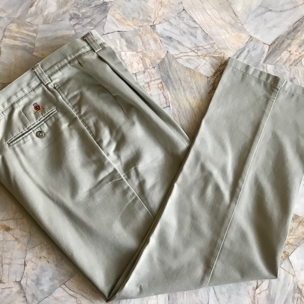 Tommy Hilfinger Pleated Front Khaki Pants